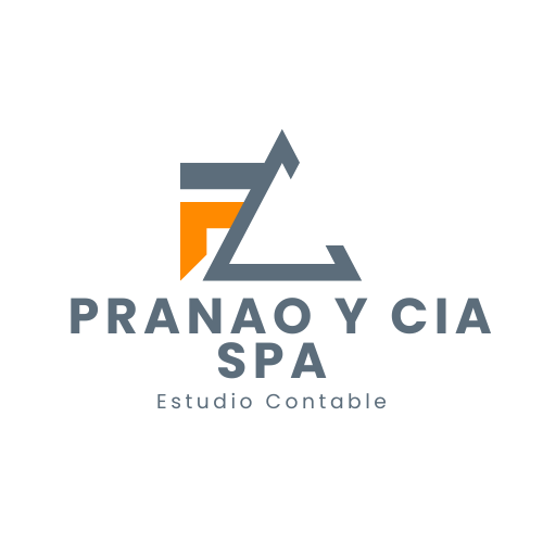 Persona calculando remuneraciones